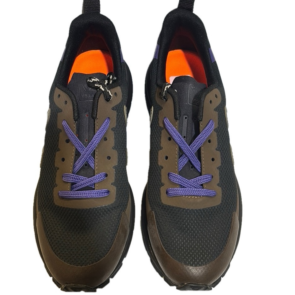 NEW VEJA VIBRAM Sneakers Size: 9